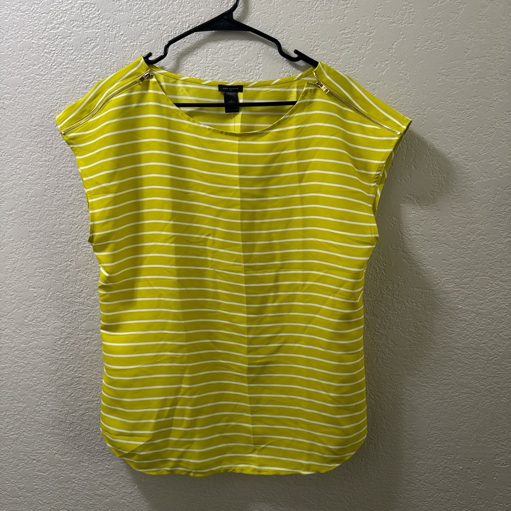 Ann Taylor Green Women's Top